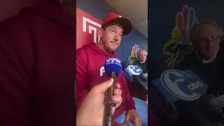 Phillies manager Rob Thomson roasts Howard Eskin! 