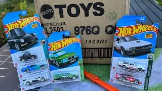 Lamley Unboxing: Hot Wheels 2023 Q Case