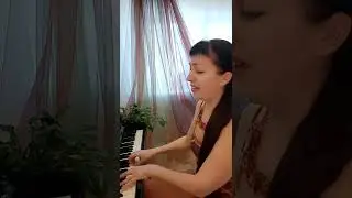 Софья Шесталова поет ,,Отцвели уж давно хризантемы в саду 