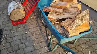 Malkų skaldyklė su benzininiu varikliu. Log spitter