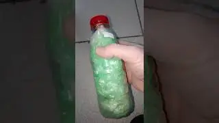 зачем пакеты засовывать в бутылку ?