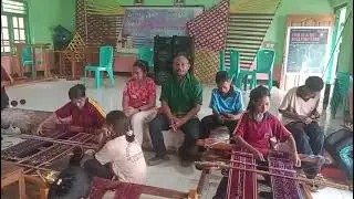Praktik Baik Implementasi Kurikulum Merdeka! P5 Menenun SMPK St. Isidorus Lewotala.