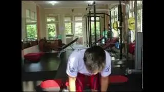 Latihan bahu Tegap +membantu meningkatkan PRESS