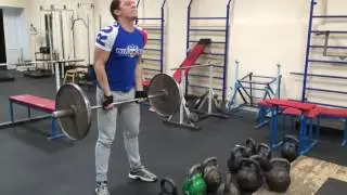 Подъем штанги на бицепс
