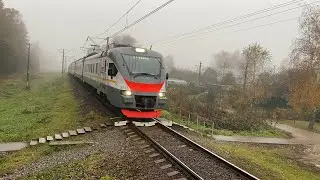 Электропоезд ЭП2Д-0064 пл.Хлюпино до станции Лобня. 23.10.2023.