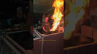MIE BAKAR BRUTAL YANG MASAK MIRIP ARTIS RICKY HARUN