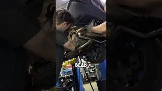 РЕЖЕМ БАМПЕР РАДИ ВЫХЛОПА 