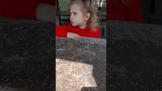 Танечка продает на рынке овощи🥔🥕🧅
