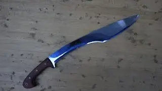 Испытание кованного кукри-мачете.