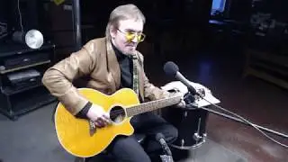 Живой акустический концерт Алексея Смирнова в студии МОТОРАДИО