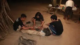 makan sate pake pasir