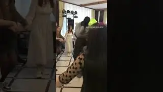 Самая красивая девчонка со двора) 