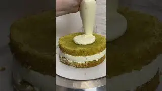 Фисташковый торт с малиной🌿 #фисташковыйторт #рецепты