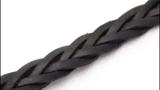 Плетение косы из кожи.