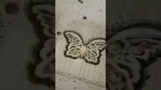 Режем бабочек из дуба на станке с ЧПУ #cnc #чпу #дерево #бабочка