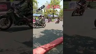 Sengaja ini mah !!!! diLiak liukin