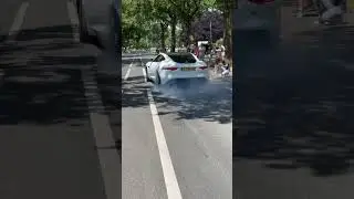 Jaguar F-Type R BURN-OUT vs. Lamborghini LP570 Superleggera!