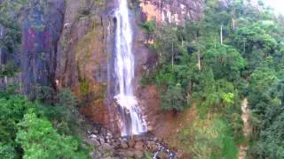 Diyaluma Waterfall