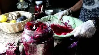 FERMENTING CABBAGE AND BEETS ON THE HOMESTEAD