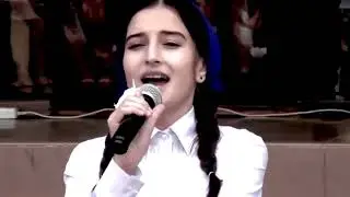ДО СЛЕЗ!! Песня Маме 2017  Вся школа в слезах    Чеченка поет красиво