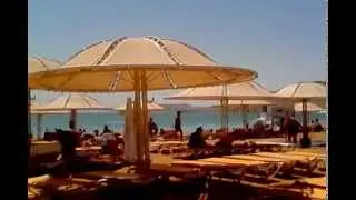 Временный пляж отеля Lot на Мертвом море (Израиль).