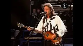 Paul McCartney - Looking For Changes (Live in Charlotte 1993)