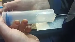 сработали законы физики. вода закипела в вакууме
