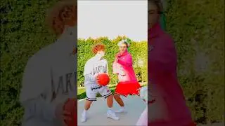 Diana basketbol oynuyor 