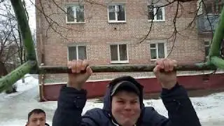 "Глухие" Иди подтягивается