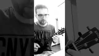 Youssou N'Dour 7 seconds on ukulele.