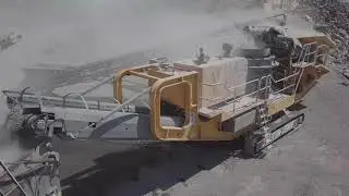 Striker CQ400 mobile cone crusher features