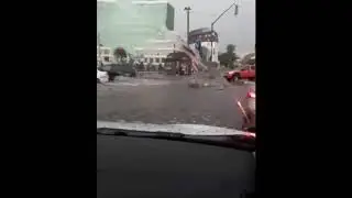 На видео сняли, как в Казани после ливня машины плывут по дорогам