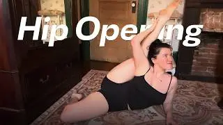 Day 16 - Quick deep hip opening! + New Orleans room tour