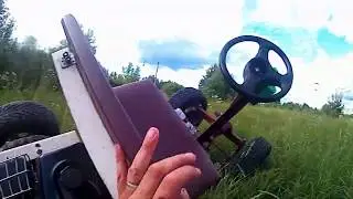 Отвалилось заднее колесо  на мини тракторе.