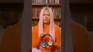 Karol G: su ritual para escuchar música