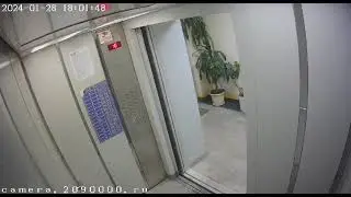 Солевой принял лифт за уборную