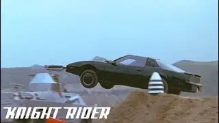 Showdown: Michael and K.I.T.T. are attacked by a tank | Knight Rider Germany