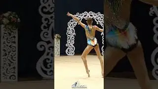 Как она это делает? #shorts