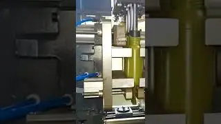 loeam.com | Golden blowing bottles productions plastic packaging material,plastic bottle material