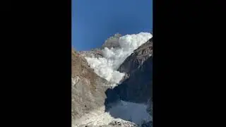 В Непале туристы сняли на видео сошедшую на них мощную лавину