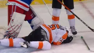 FLYERS покарали копов ВНОВЬ