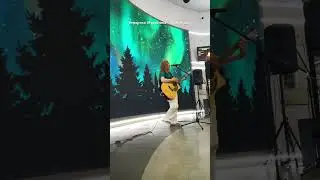Поём «Нам Ждать» все вместе прямо на репетиции! #заряжаюпозитивом артистов концерта 🎶