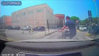 Contromano in bicicletta al centro commerciale - DashCam Italia