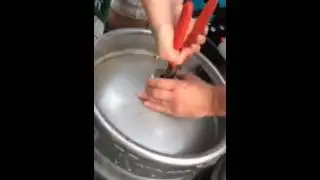 Keg opening flacht A type Keg hordó nyitása A tipus