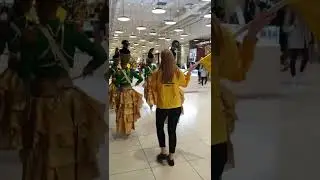 Шоу Барабанщиц EMOTION. Город Москва. Акустические проходки в ТЦ акция Сумасшедшие ДНИ Стокманн