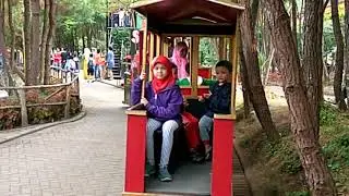 [ Bermain seru banget di floating market + Kota mini ] nyobain 5 wahana!