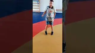 Танцы,Ваня зажигает....