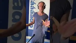 Zuřivý reportér se převlékl za ženu 
