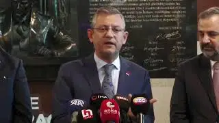 İzmir'de gazetecilerin sorularını yanıtlıyorum