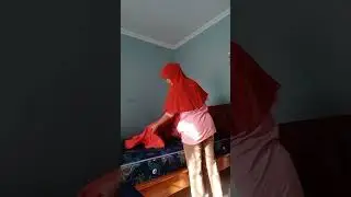 mengganti sprei awalnya kurang pas,jad diganti dengan yang lain